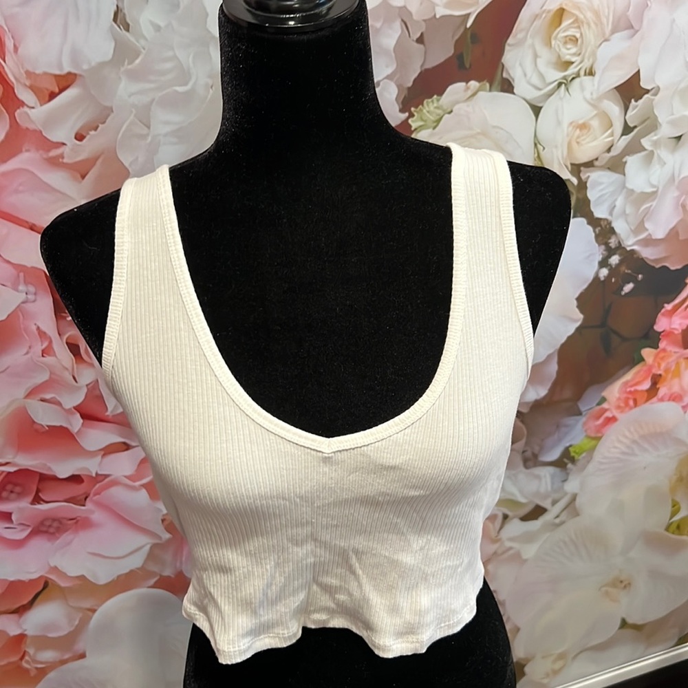 worn a couple times. great quality. veronica top from garage.